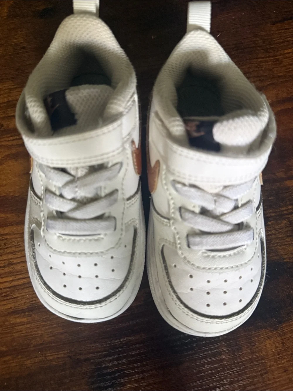 Nike Kids White Sneakers with Brown Swoosh - Velcro Strap